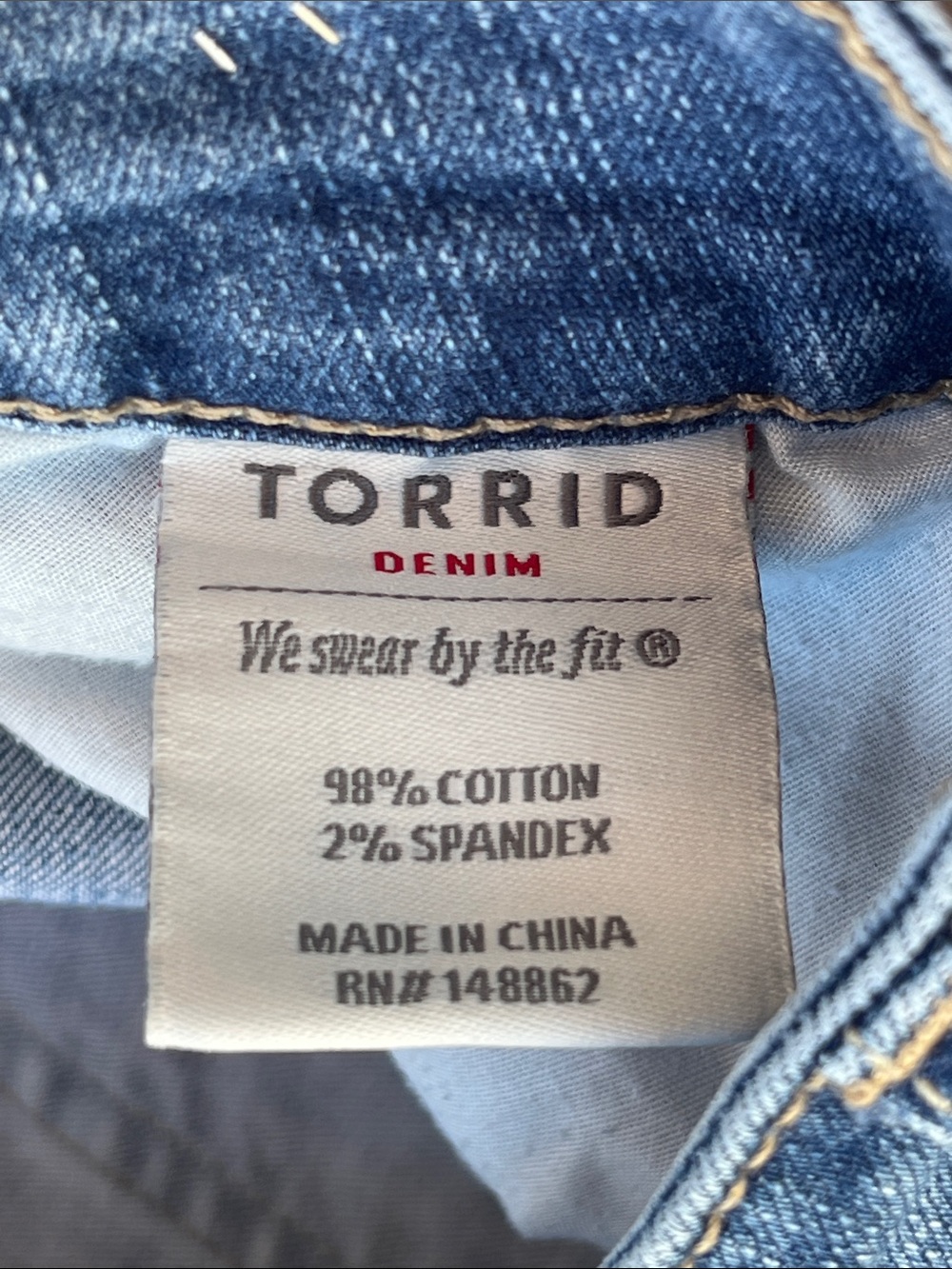 Torrid 5-Pocket Stretch Denim Jean Shorts Medium Wash Size 14 - Picture 8 of 8